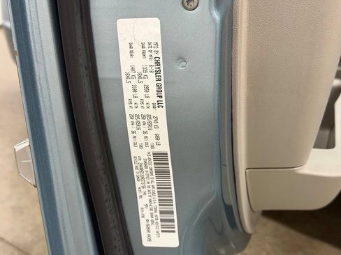 Used 2010 Chrysler Town & Country Touring FWD image 25