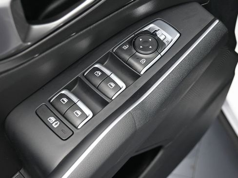 Used 2023 Kia Sorento LX image 16