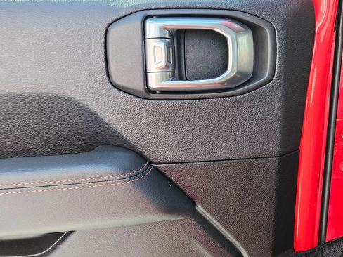 Used 2020 Jeep Gladiator Rubicon image 24