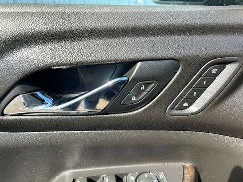 Used 2021 GMC Acadia Denali w/ Denali Technology Package FWD image 12