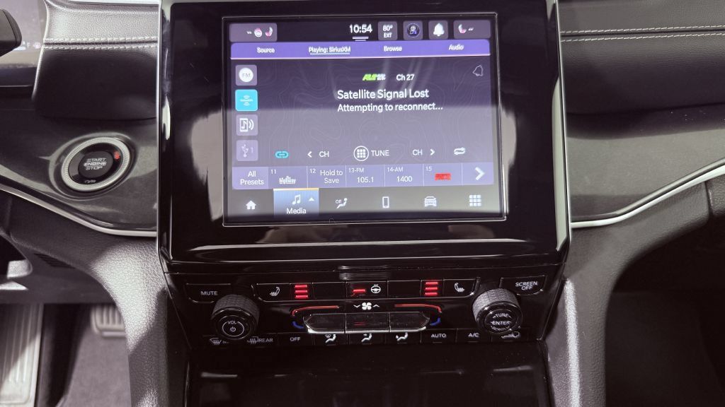 Used 2023 Jeep Grand Cherokee Altitude AWD/4WD image 14