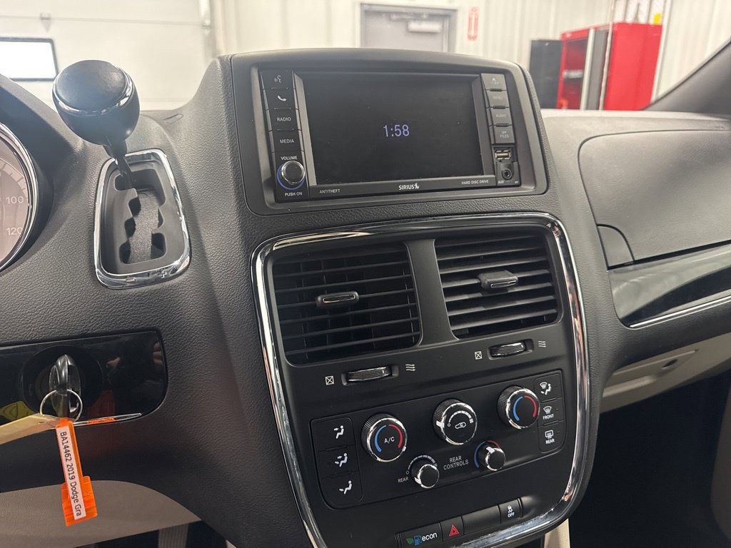 Used 2019 Dodge Grand Caravan SXT FWD image 16