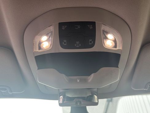 Used 2023 Chrysler Pacifica Touring-L FWD image 33