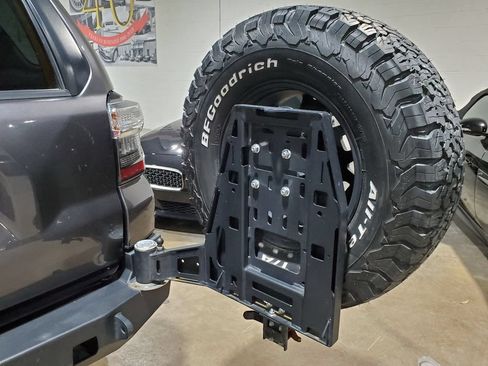 Used 2021 Toyota 4Runner Venture w/ Moonroof Package AWD/4WD image 46