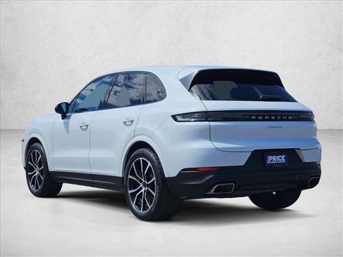 Used 2024 Porsche Cayenne AWD/4WD image 8