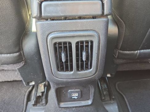 Used 2020 Jeep Compass Latitude FWD image 16