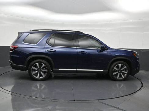Used 2025 Honda Pilot Touring image 6