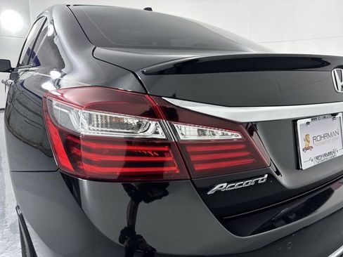 Used 2016 Honda Accord Touring image 30