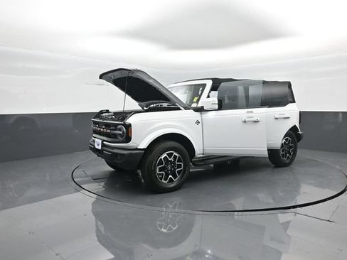 Used 2022 Ford Bronco Outer Banks AWD/4WD image 34