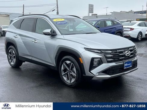 Certified 2025 Hyundai Tucson SEL image 1