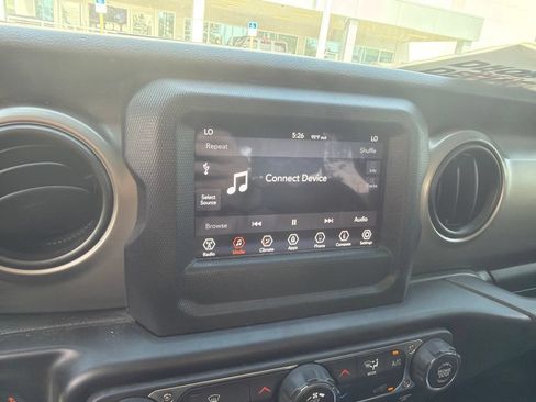 Used 2020 Jeep Gladiator Sport w/ Quick Order Package 24S AWD/4WD image 4