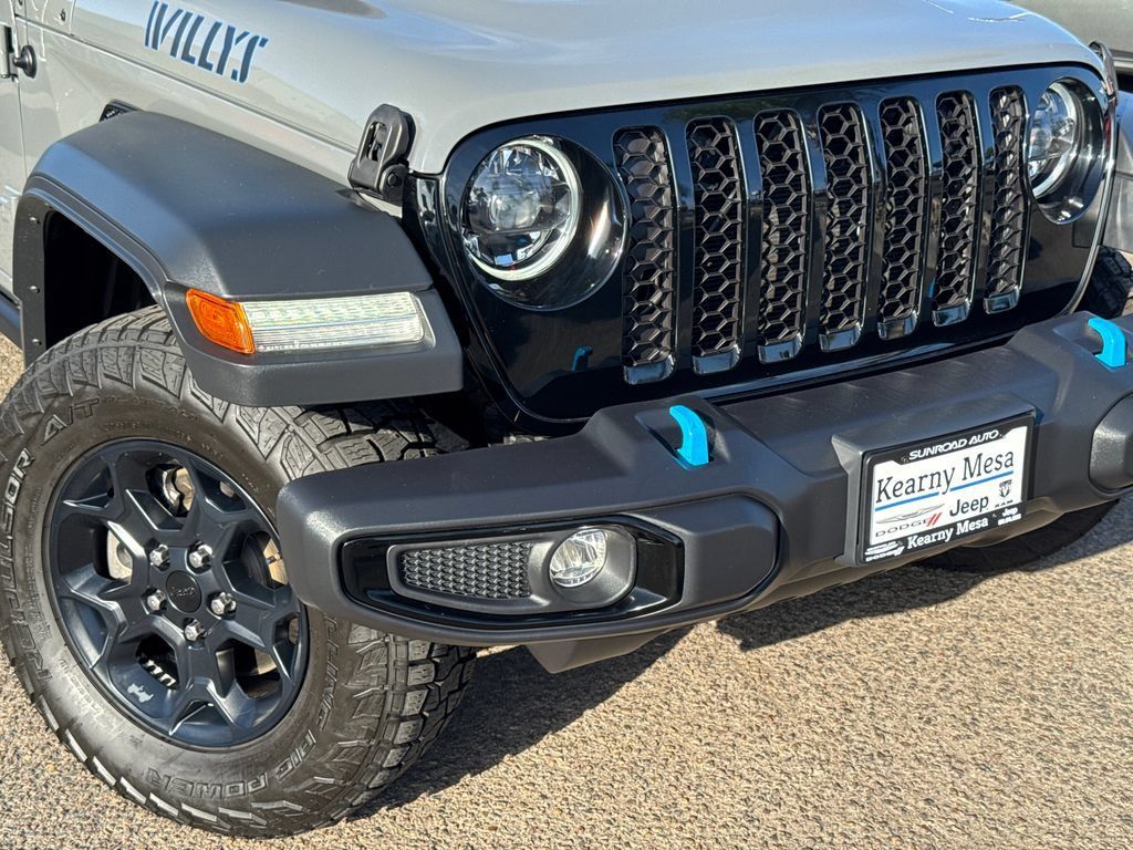 Certified 2023 Jeep Wrangler Unlimited w/ Sun & Screen Package AWD/4WD image 6