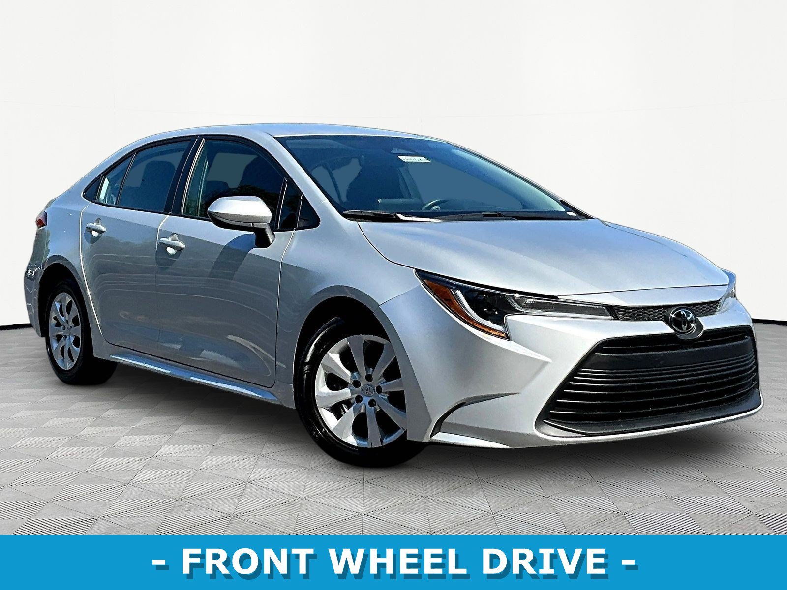 Used 2024 Toyota Corolla LE FWD image 3