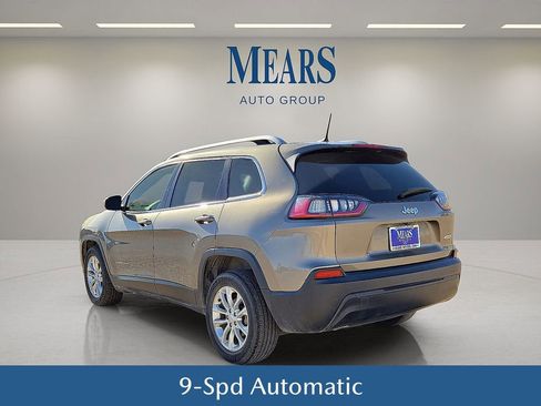 Used 2019 Jeep Cherokee Latitude w/ Popular Appearance Group image 4