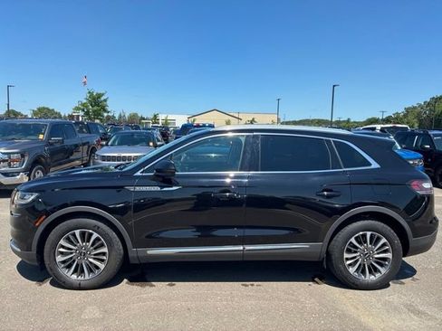 Used 2023 Lincoln Nautilus AWD w/ Premium Package image 3