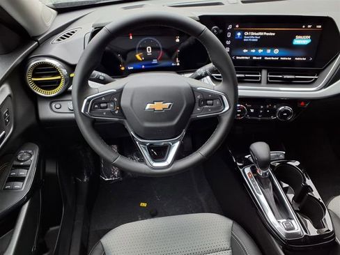 New 2026 Chevrolet Trax LT w/ LT Convenience Package FWD image 6