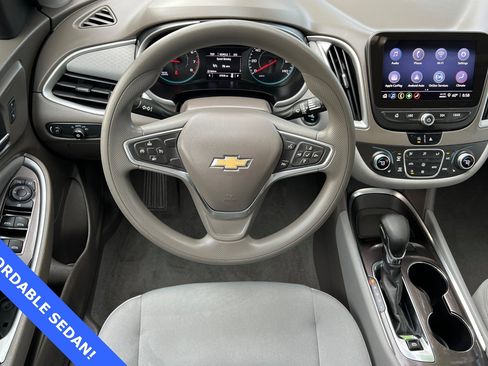 Used 2022 Chevrolet Malibu LT image 15