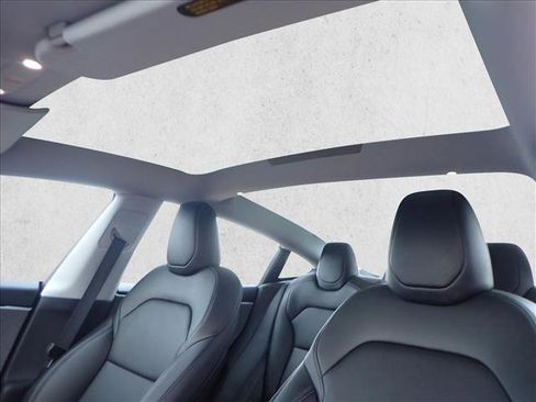 Used 2025 Tesla Model 3 Long Range image 10