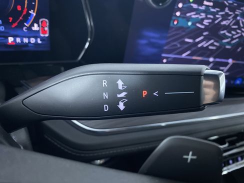 New 2026 Chevrolet Suburban Z71 w/ Comfort Package image 8