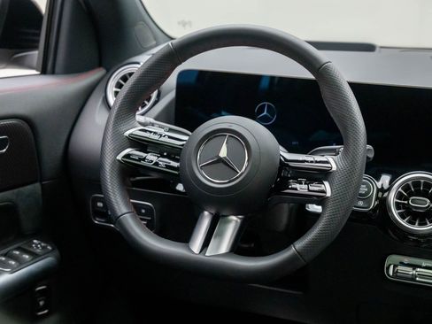 Used 2025 Mercedes-Benz GLA 250 image 12