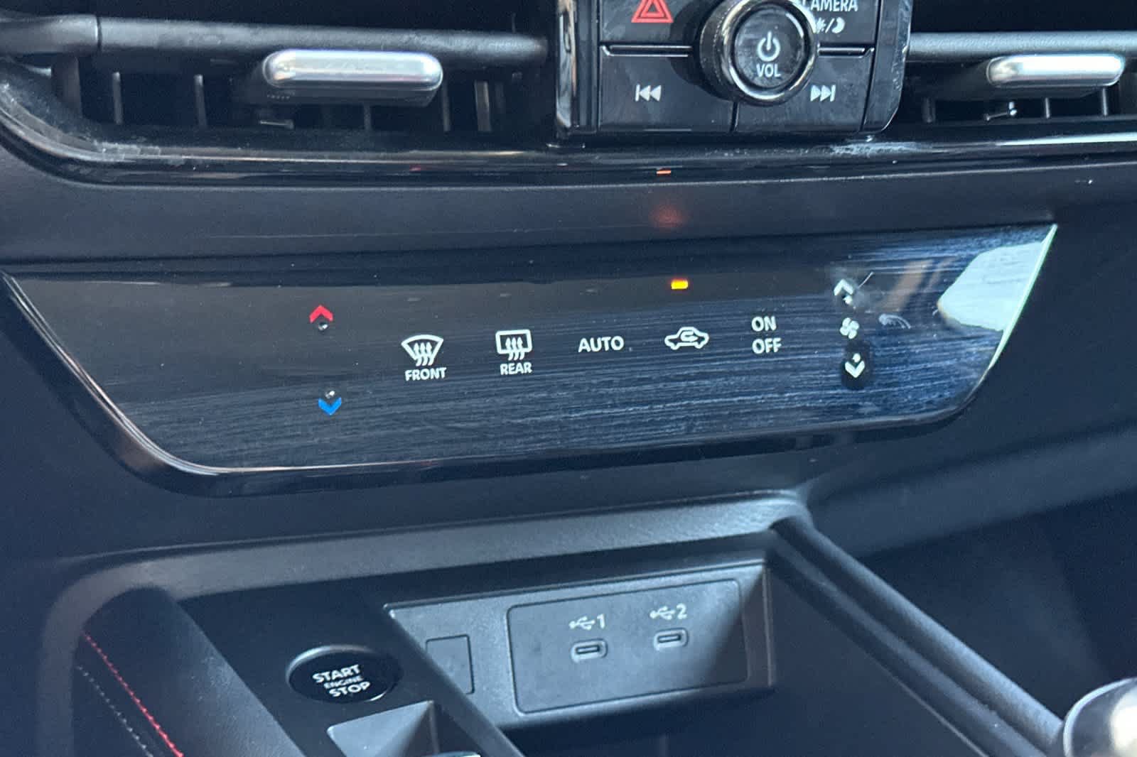 Used 2025 Nissan Kicks SR FWD image 21