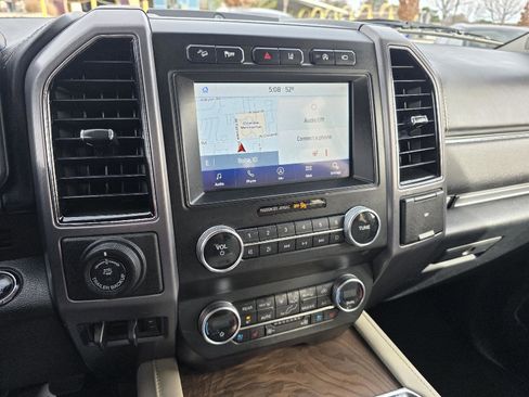 Used 2020 Ford Expedition Platinum image 17