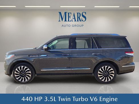 Used 2023 Lincoln Navigator Black Label image 3
