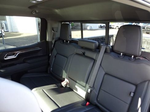 Used 2023 Chevrolet Silverado 1500 LT w/ Leather Package AWD/4WD image 31