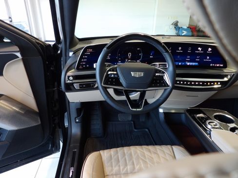 Used 2024 Cadillac Lyriq Sport w/ Nappa Leather Package image 17