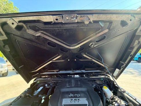 Used 2012 Jeep Wrangler Sport AWD/4WD image 86