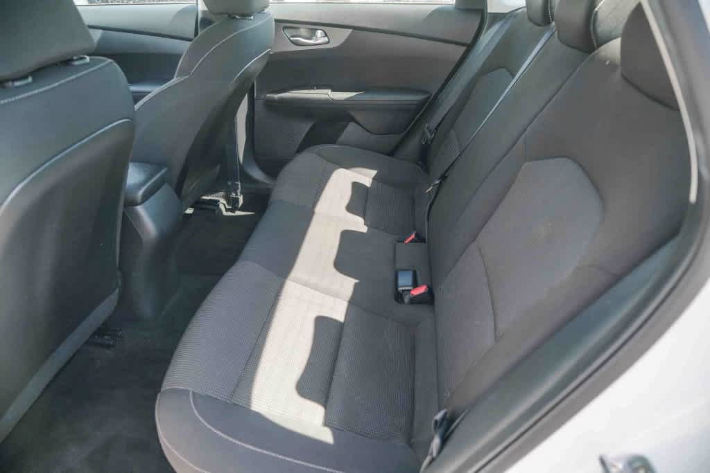 Used 2020 Kia Forte LXS FWD image 17