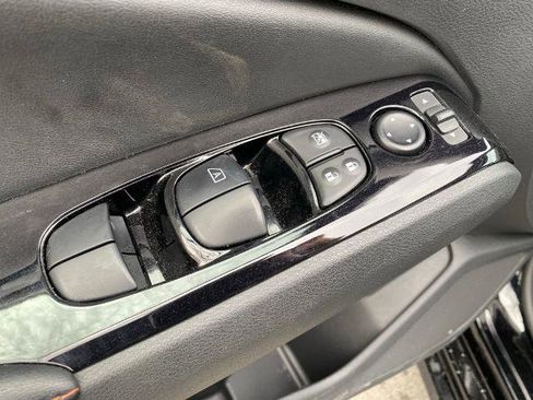 Used 2024 Nissan Altima 2.5 SR image 13