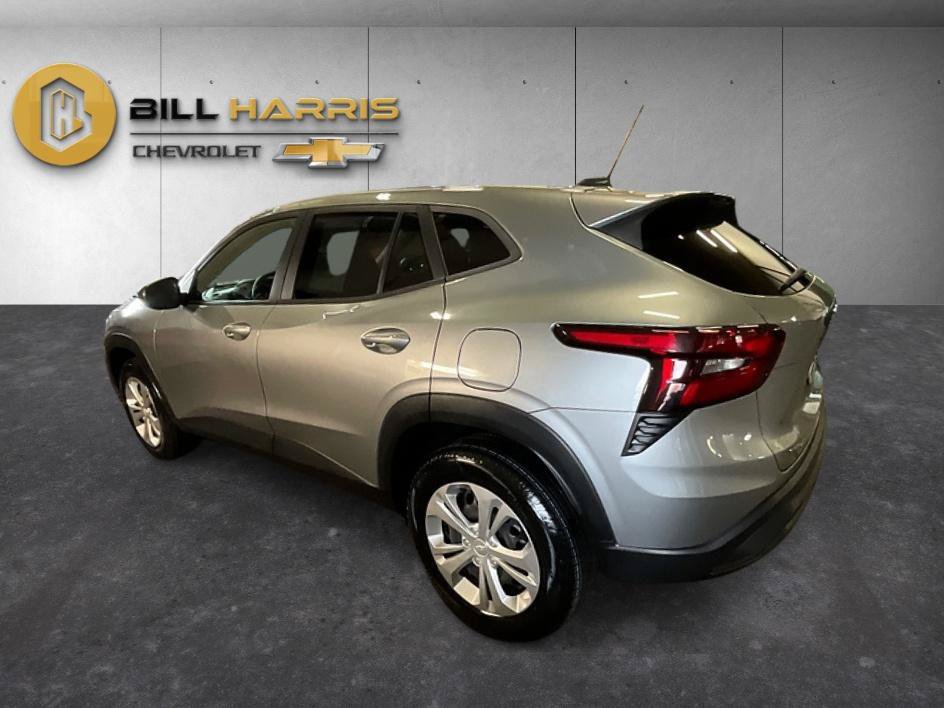 Used 2024 Chevrolet Trax LS FWD image 13