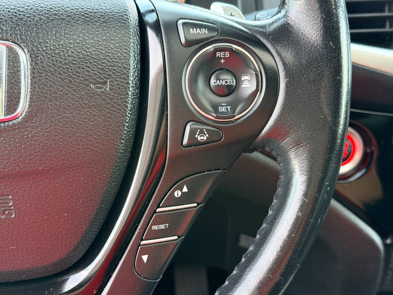 Used 2016 Honda Pilot Elite image 38