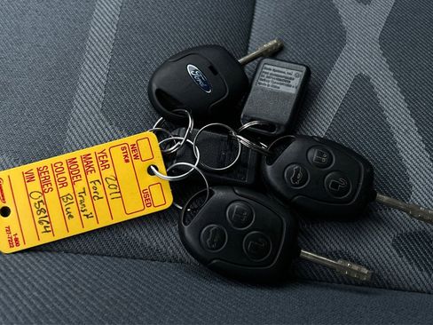 Used 2011 Ford Transit Connect XLT Premium image 27