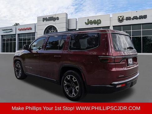 Used 2022 Jeep Wagoneer Series III w/ Premium Group I AWD/4WD image 5