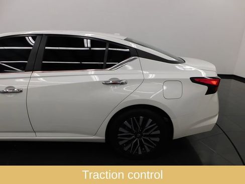 Used 2024 Nissan Altima 2.5 SV image 9