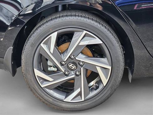 Used 2025 Hyundai Elantra SEL FWD image 20