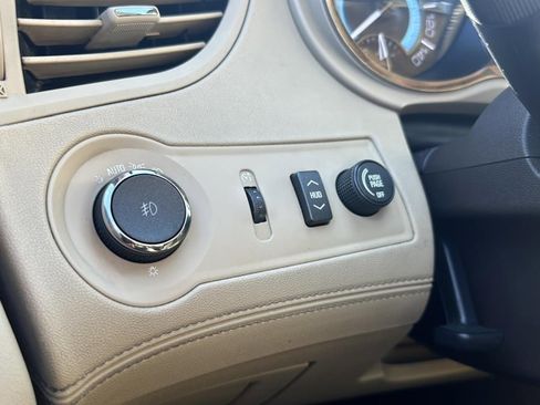 Used 2010 Buick LaCrosse CXS image 29