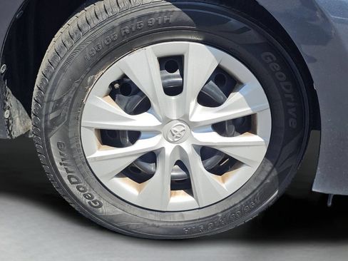 Used 2017 Toyota Corolla L w/ Carpet Mat Package (TMS) FWD image 16