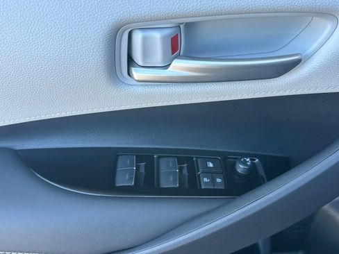 Used 2026 Toyota Corolla SE FWD image 11