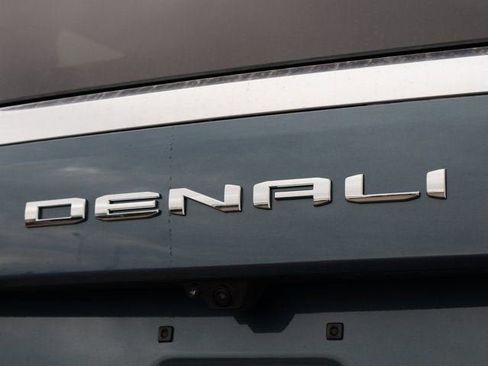 Used 2026 GMC Yukon Denali w/ Sun & Power Step Package AWD/4WD image 17
