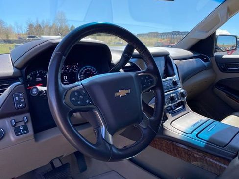 Used 2019 Chevrolet Tahoe Premier AWD/4WD image 35