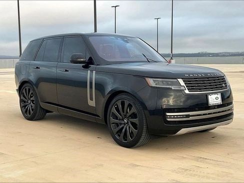 Certified 2023 Land Rover Range Rover SE image 3