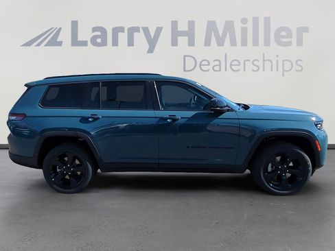 New 2026 Jeep Grand Cherokee L Limited w/ Limited Altitude Package AWD/4WD image 6