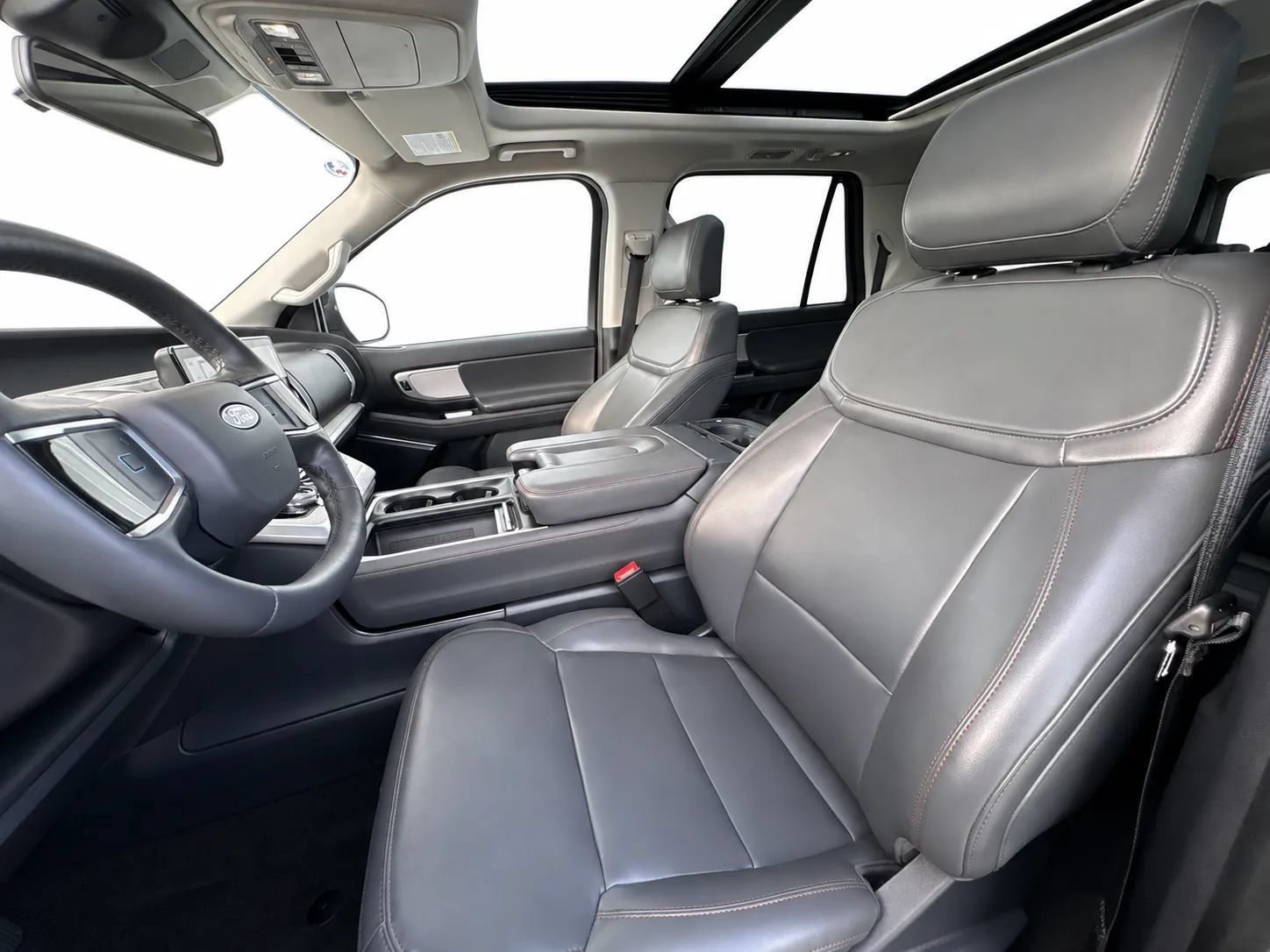 Used 2025 Ford Expedition Max Active AWD/4WD image 8
