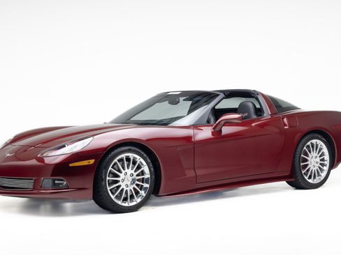 Used 2007 Chevrolet Corvette Coupe w/ Preferred Equipment Group RWD image 4