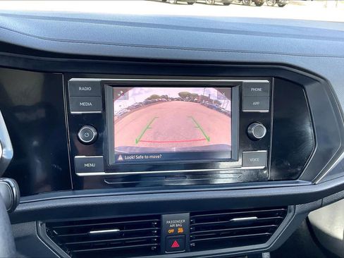 Used 2024 Volkswagen Jetta SE FWD image 25