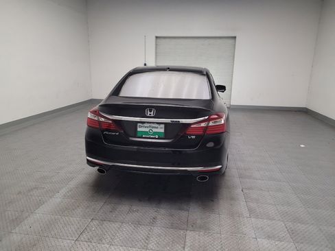 Used 2017 Honda Accord EX-L image 7