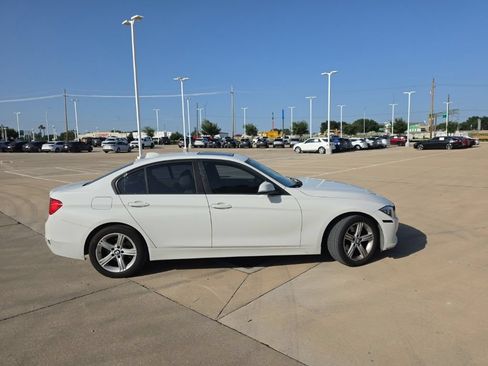 Used 2014 BMW 328i xDrive Sedan AWD/4WD image 2